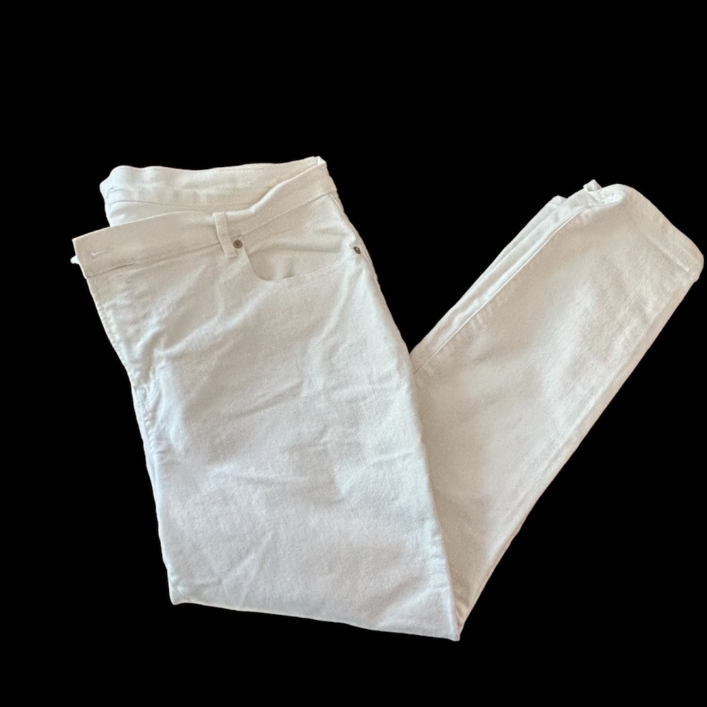 White Old Navy jeans size 18 straight leg